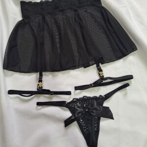 Pollera con portaligas y bombacha de moño