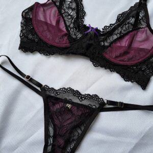 Conjunto hecho en puntilla y microtul elastizado.