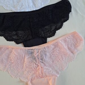 Cola less de  microfibra y puntilla pack x3